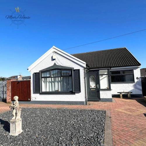 Thornton-Cleveleys House | Moorehouse Holiday Let