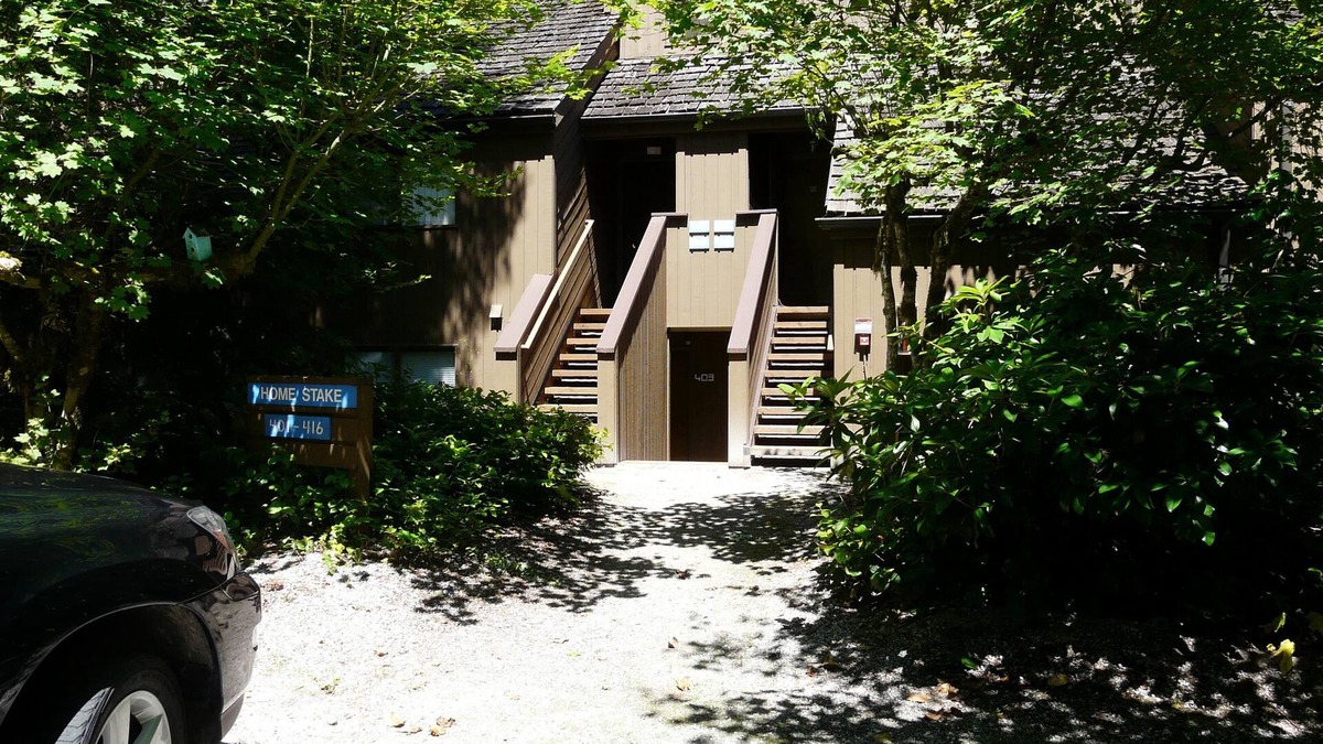 Glacier Condo | Moose Lodge Condo