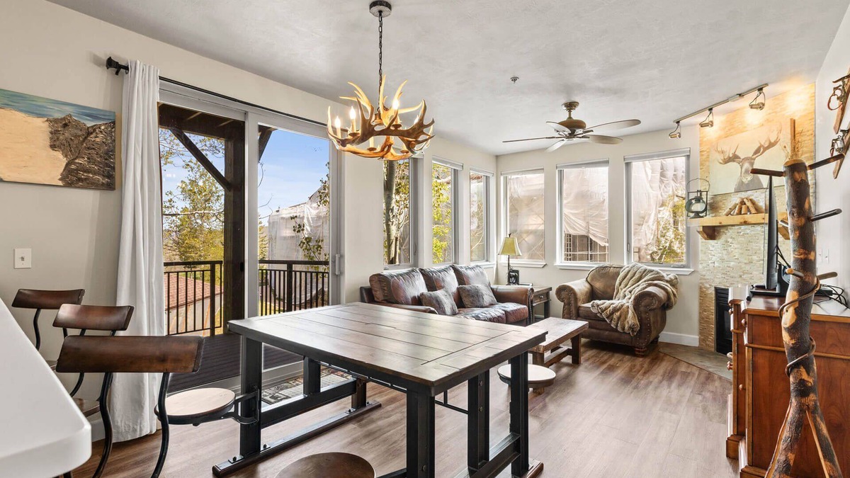 Kimball Junction Condo | Moose Mgmt at Crestview D208: Mountain View-Dogs Welcome-Convenient Location