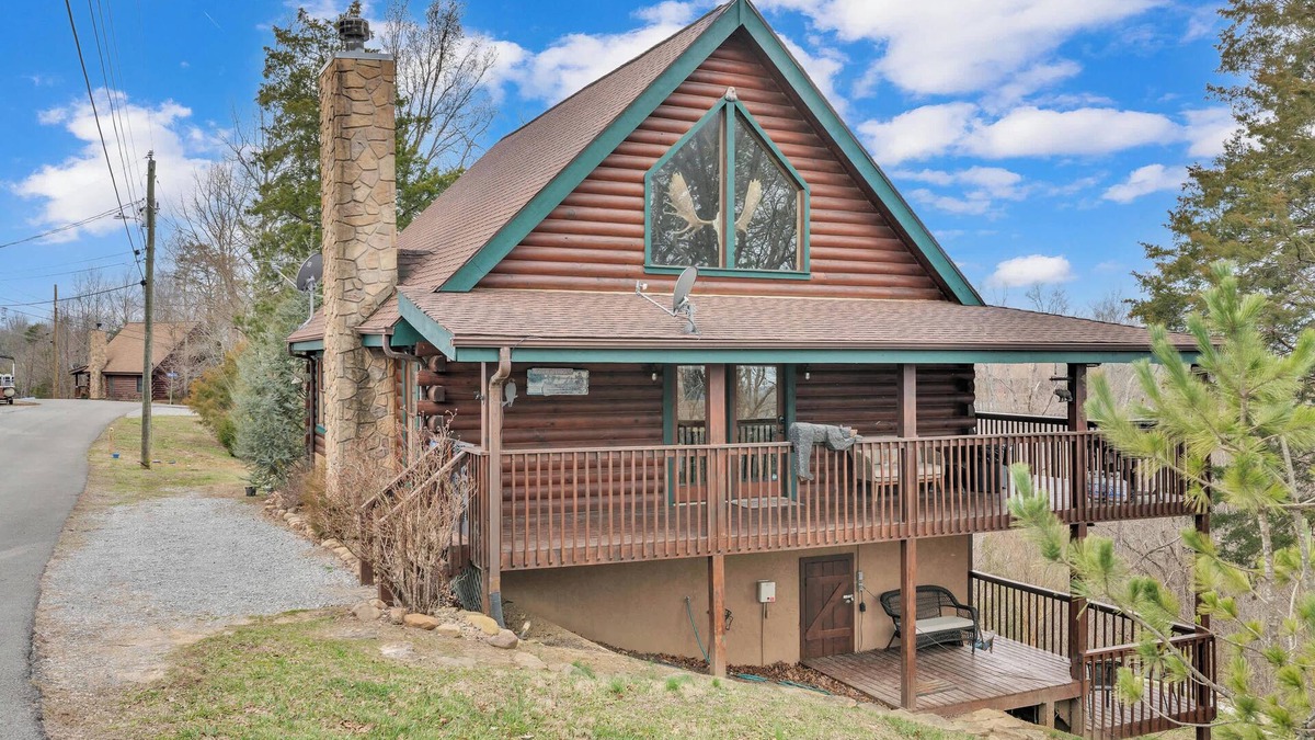 Sevierville Cabin | Moosehead Lodge – Fantastic Cabin at Lake Douglas!