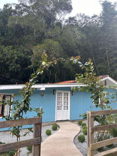 Aguas Mornas Ski Chalet | Morada encanto da cachoeira
