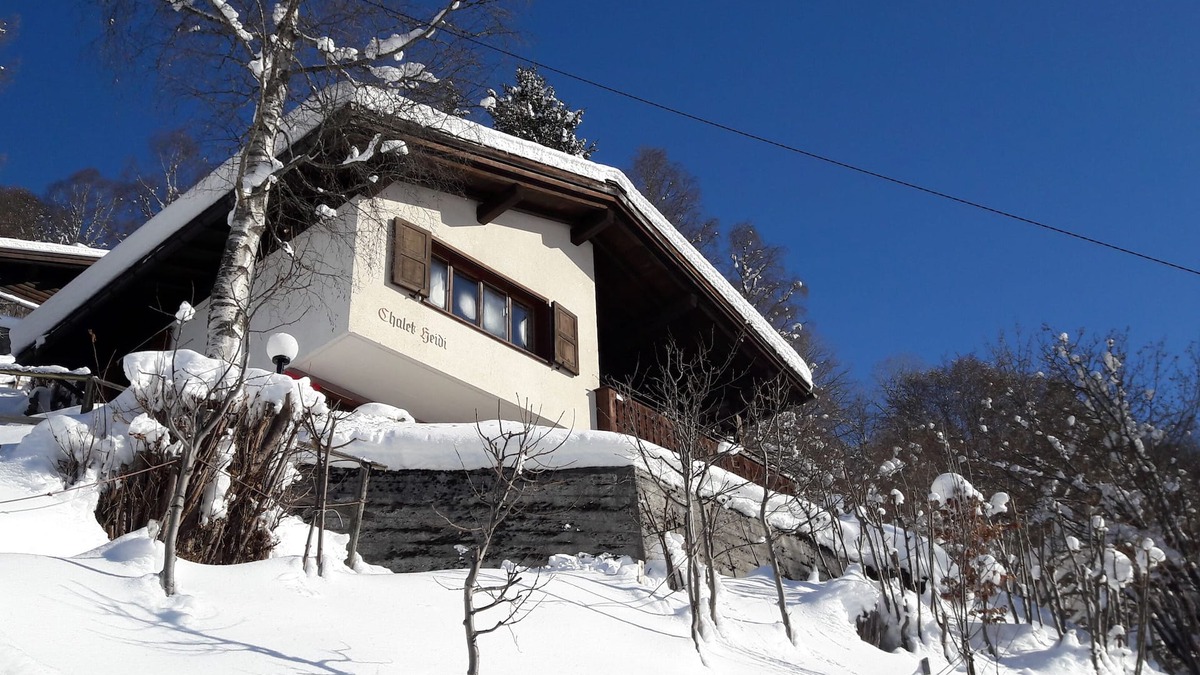 Klosters Dorf Ski Chalet | More vacation in Klosters is not possible! Family friendly, pure fun and .