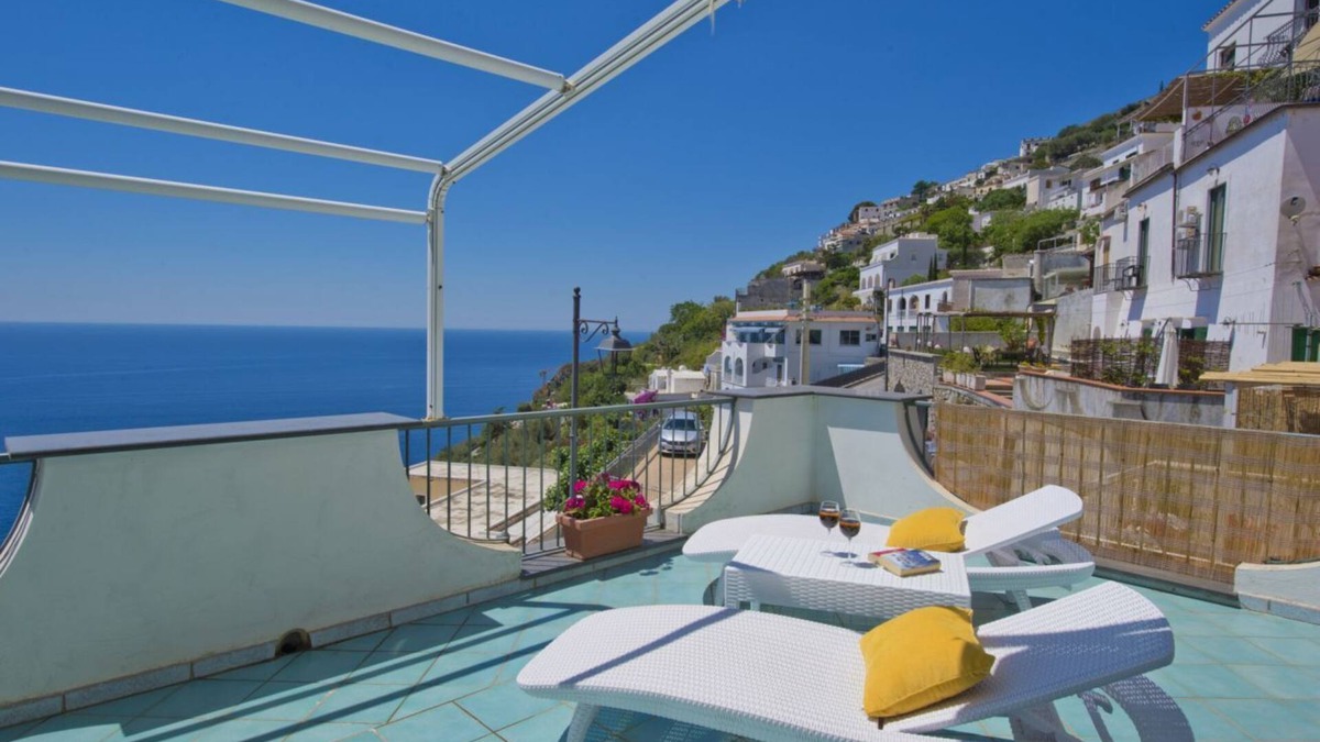 Praiano House | Moressas two units accommodates up to 9