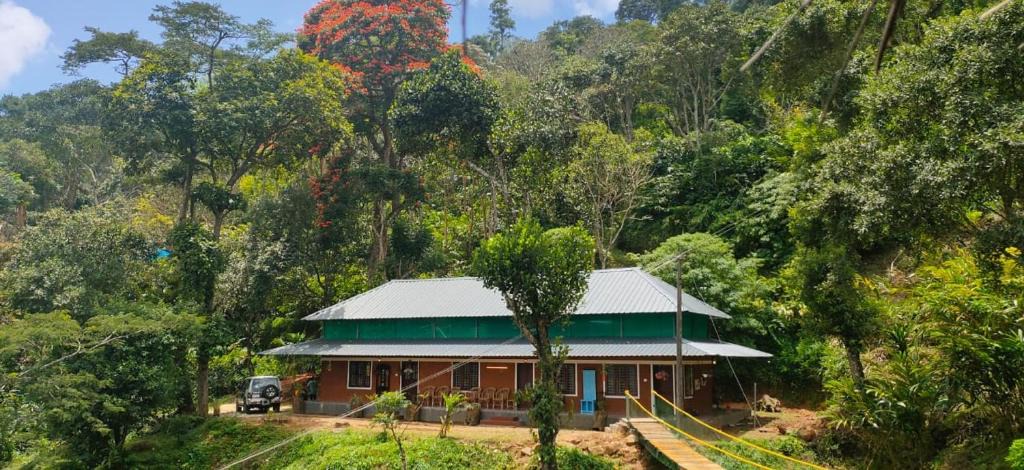 Pirmed House | Morley's Place Thekkady By Lexstays