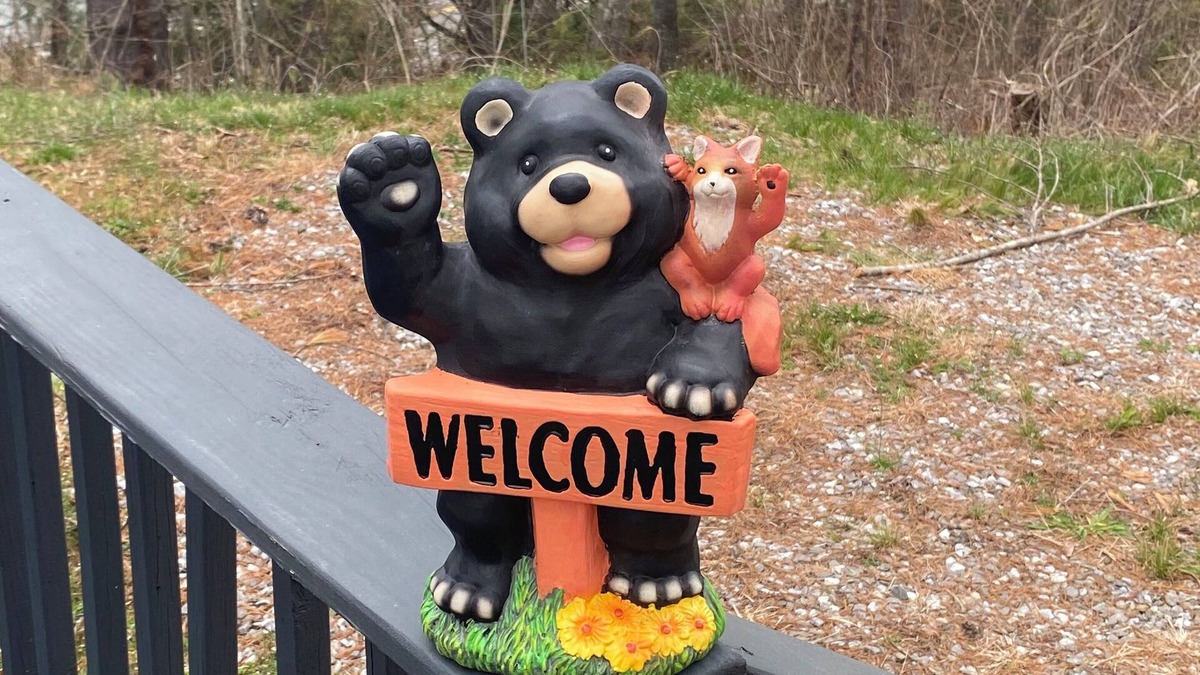 West Jefferson House | Morning SideView-Charming 2-bedroom mobile home with WiFi, AC in West Jefferson.