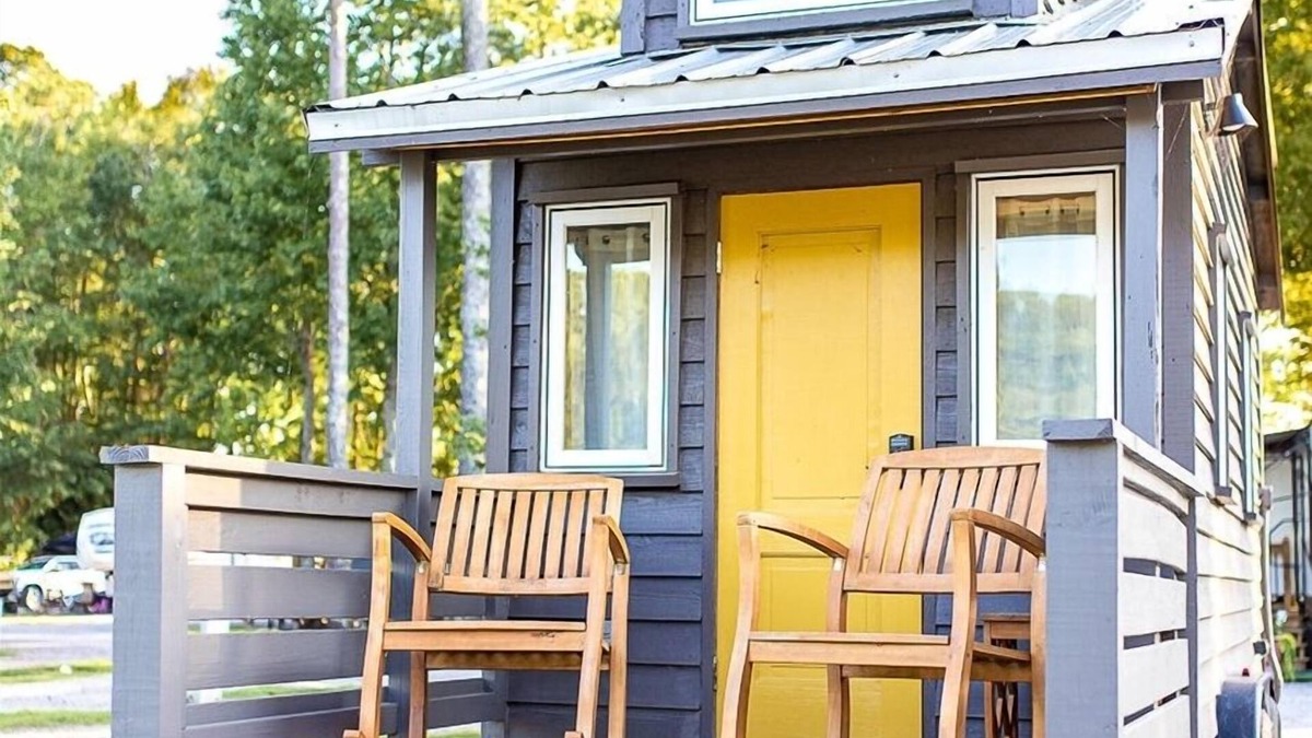 Gadsden Cottage | Morning View Cottage at River Rocks Landing
