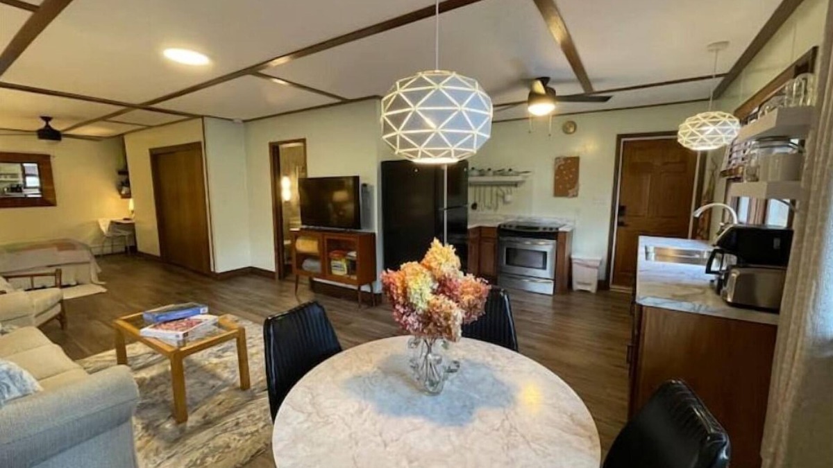 Escanaba Apartment | Morningside Suite