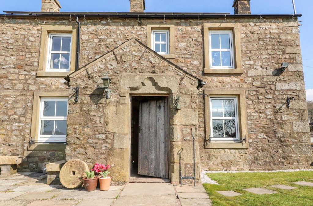 Fence House | Moss Side Retreat