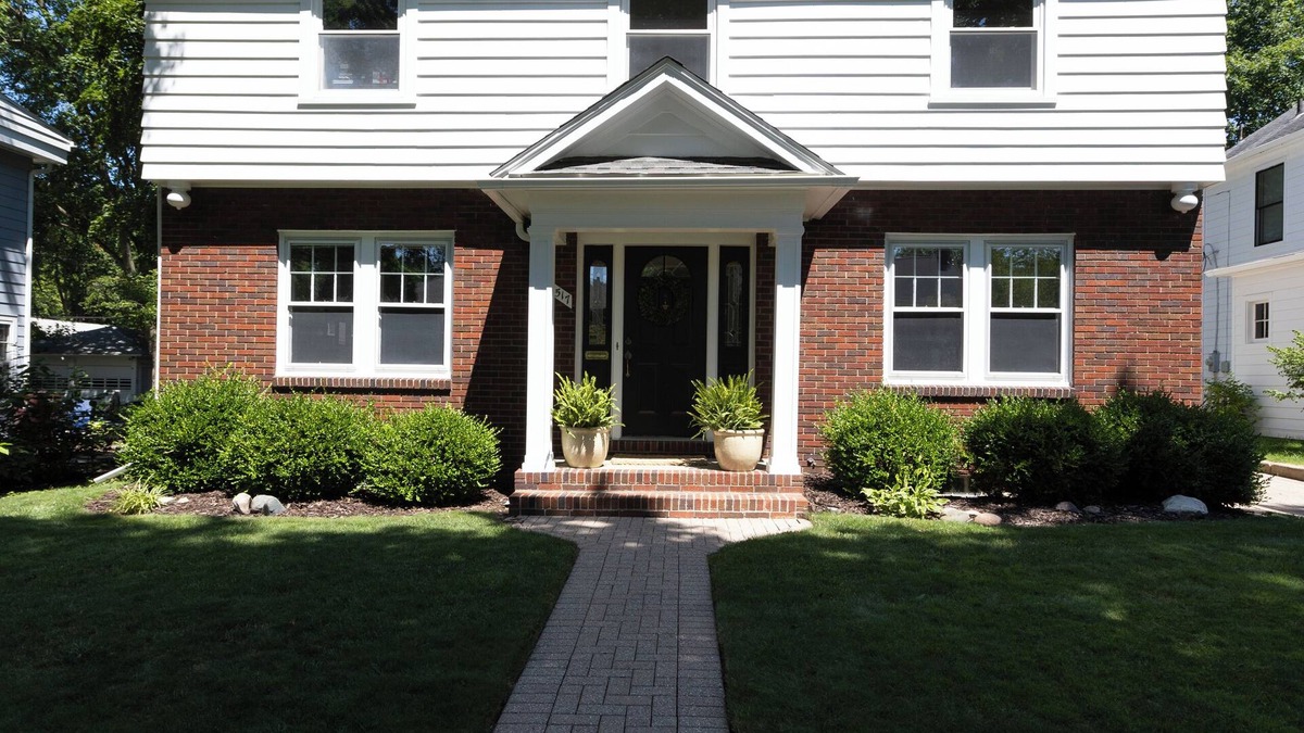 Burns Park House | Most desired neighborhood in Ann ArbornnSleeps 8. 4 bedrooms. 2 bathroomsn