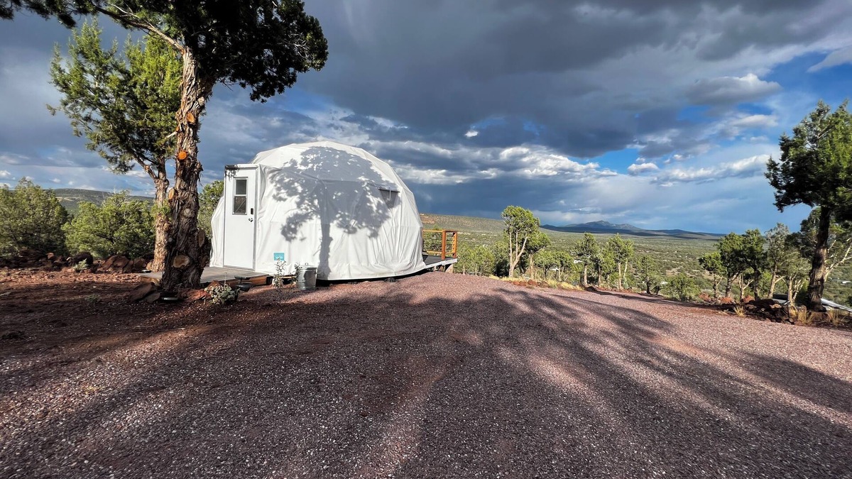 Ash Fork RV Rental | MOST UNIQUE 1-bedroom Dome in Williams with WiFi access
