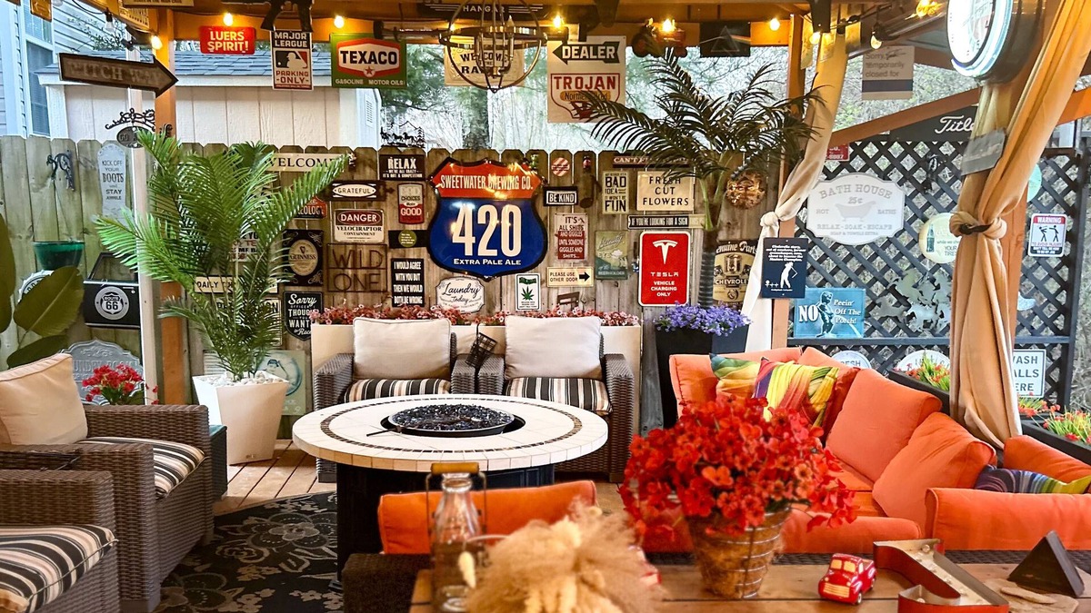 Buechel House | Most Unique Eclectic Stay w/Hot Tub in Louisville