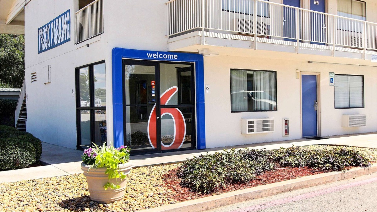 Abilene Hotel | Motel 6 Abilene, TX