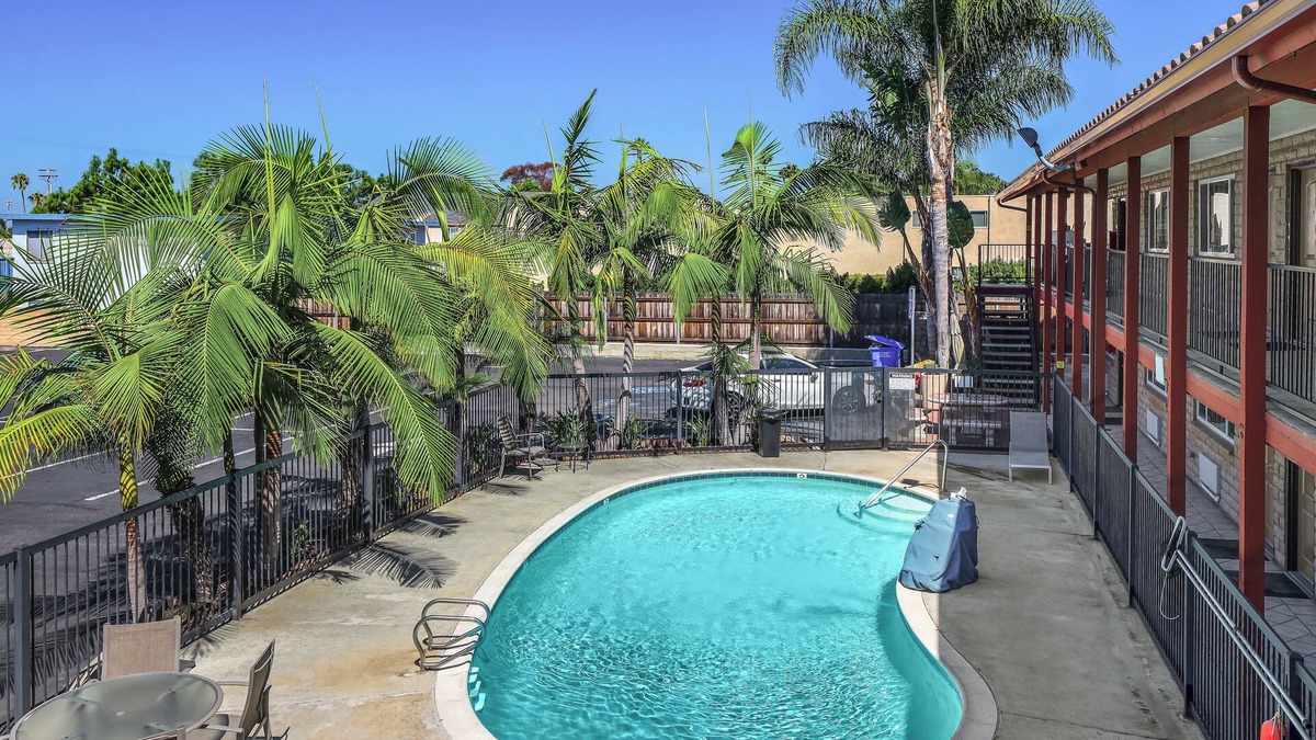 Olde Carlsbad Hotel | Motel 6 Carlsbad, CA - North