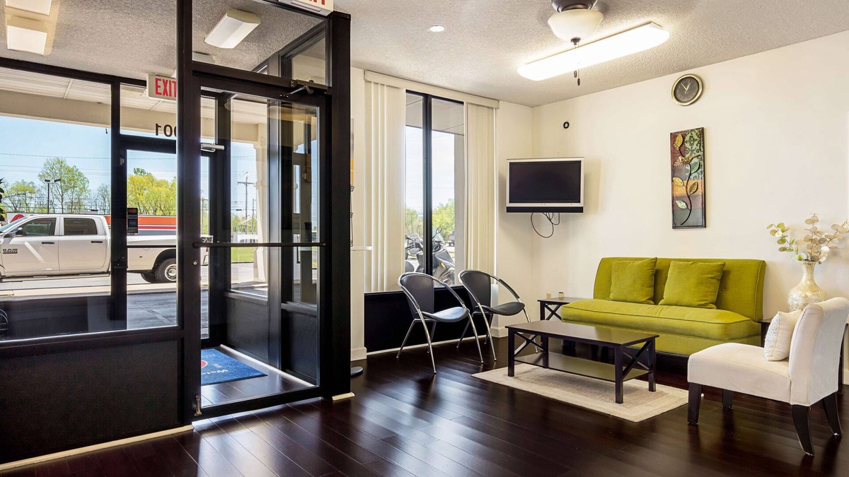 Covington Hotel | Motel 6 Covington, TN