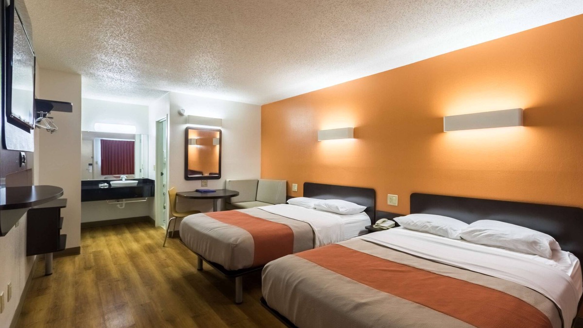 Crawfordsville Hotel | Motel 6 Crawfordsville, IN