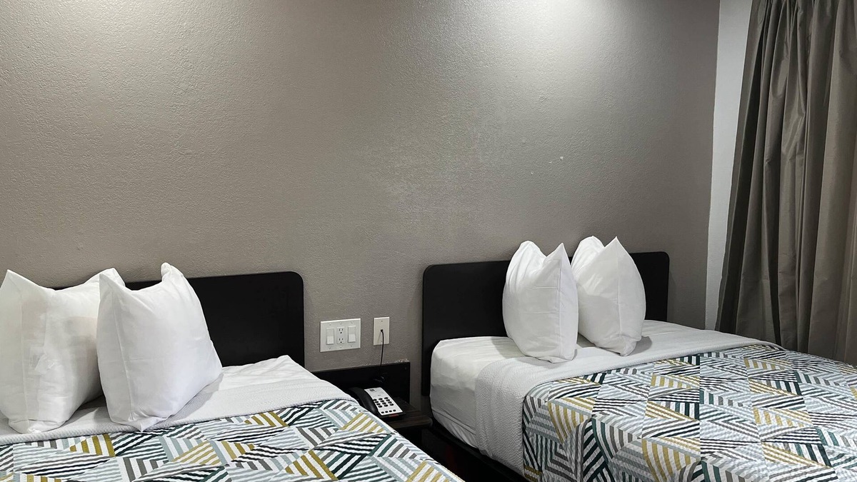 Pleasant Grove Hotel | Motel 6 Dallas, Tx – St. Augustine / Hwy 175