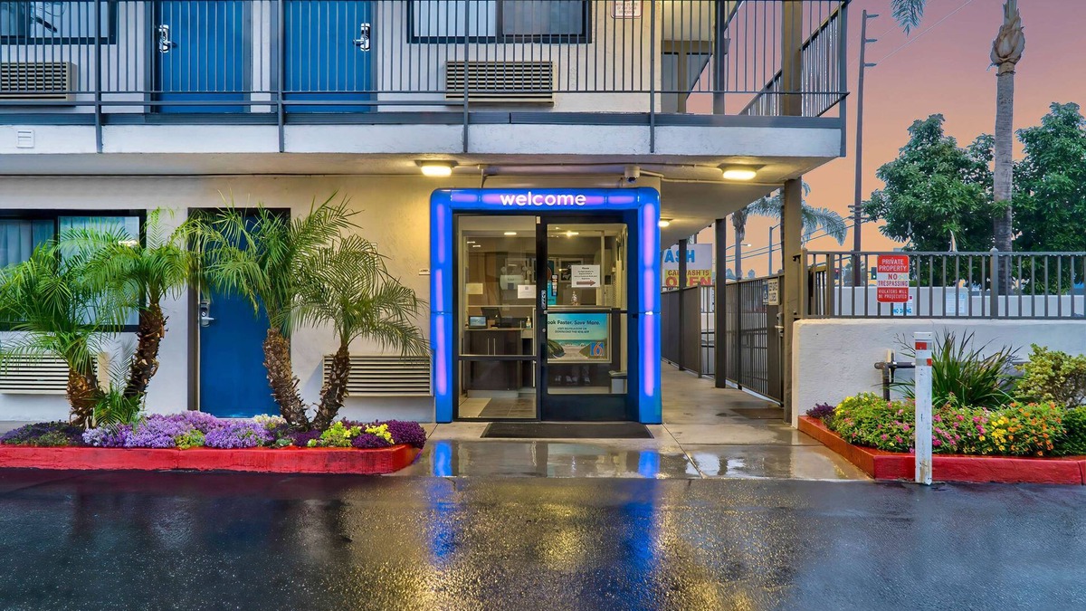 El Monte Hotel | Motel 6 El Monte, CA - Los Angeles