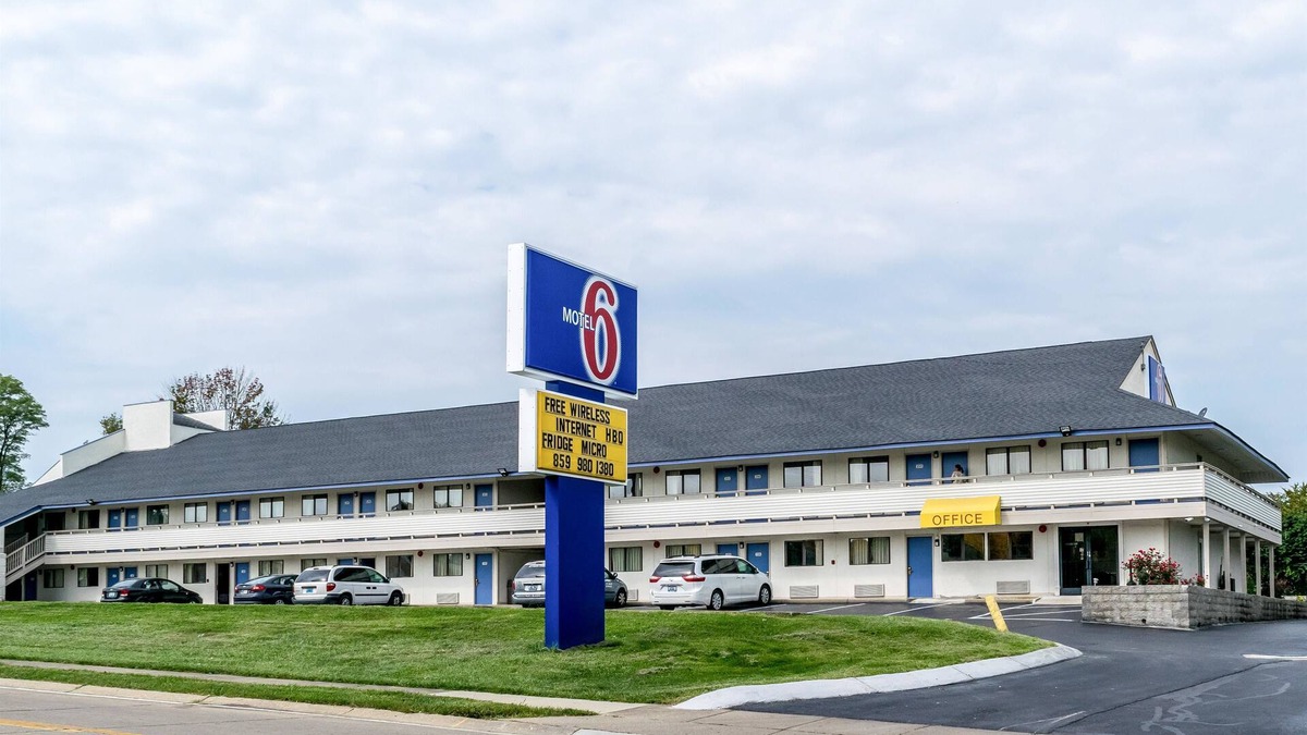 Florence Hotel | Motel 6 Florence, KY - Cincinnati Airport
