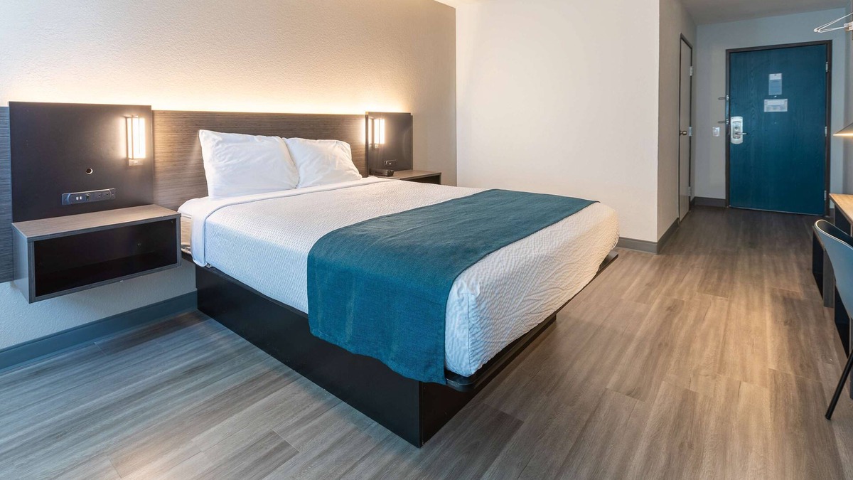 Fort Lupton Hotel | Motel 6 Fort Lupton, CO