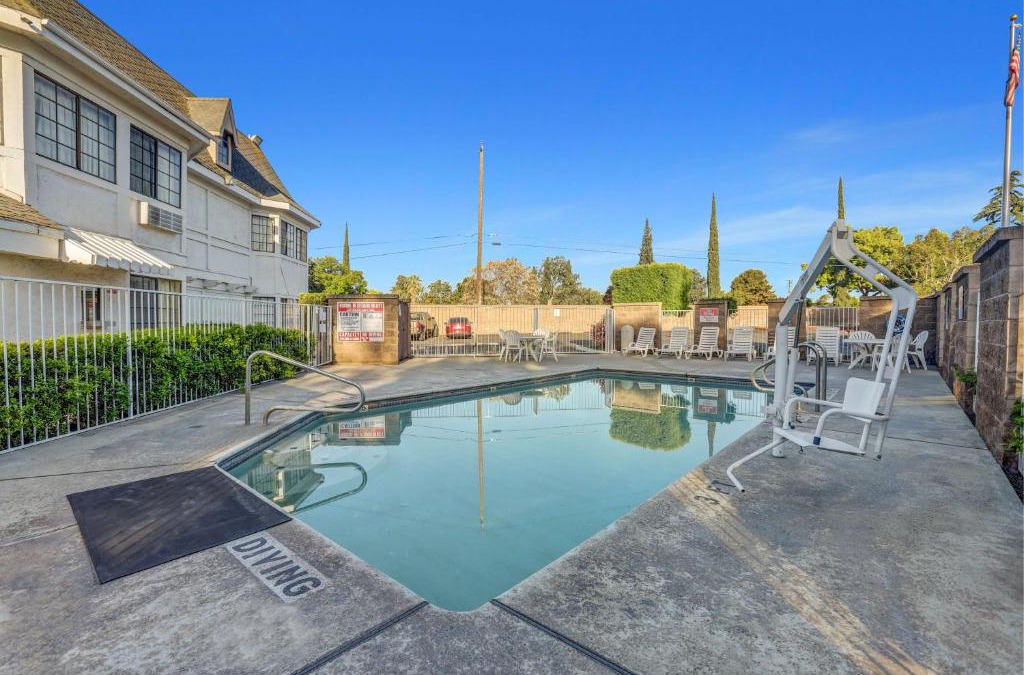 Fresno Hotel | Motel 6-Fresno, CA - Belmont Ave