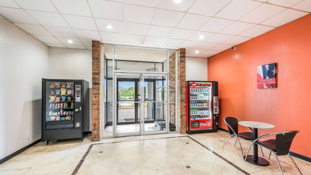 Henderson Hotel | Motel 6 Henderson, TX
