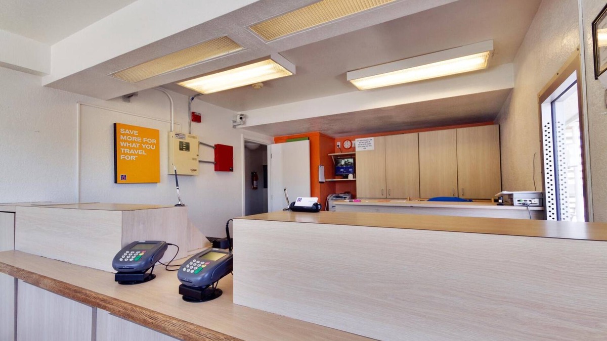 Irving Hotel | Motel 6 Irving, TX - Dallas