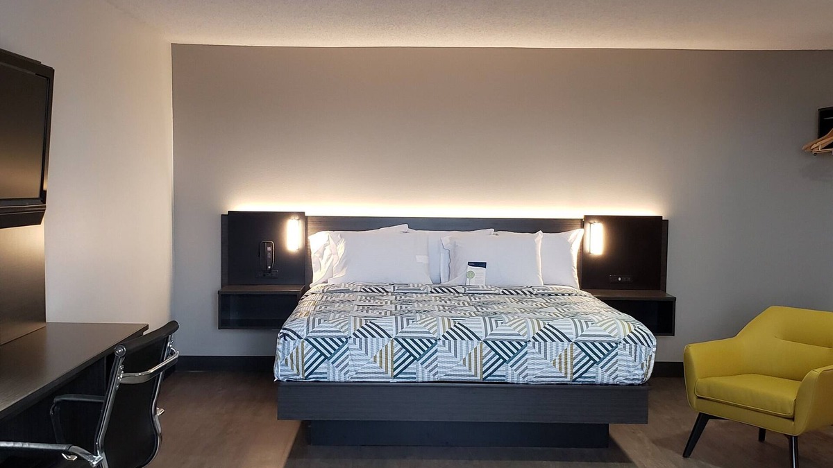 Kewanee Hotel | Motel 6 Kewanee, IL