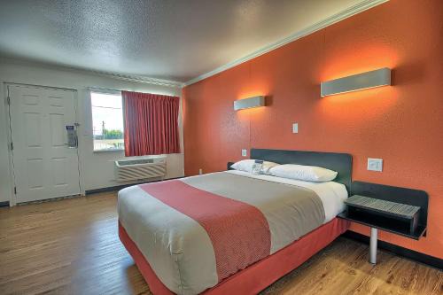 Lima Hotel | Motel 6-Lima, OH