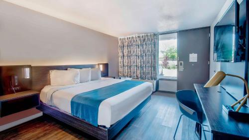Edgewood Hotel | Motel 6 Louisville, Ky- Airport/Fair Expo