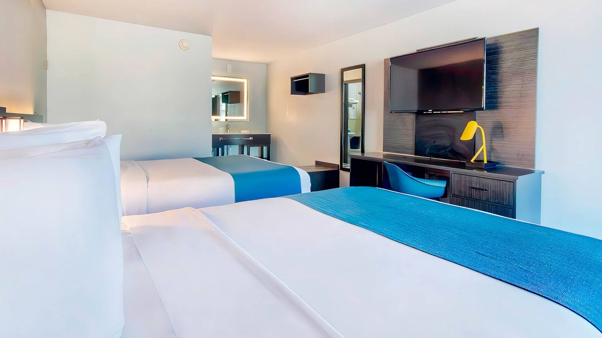 Edgewood Hotel | Motel 6 Louisville, KY - Airport - Fair Expo