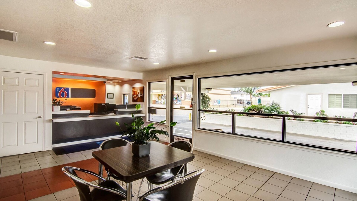 Manteca Hotel | Motel 6 Manteca, CA