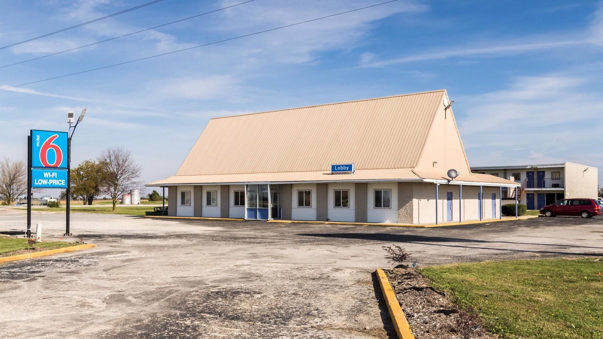 Mattoon Hotel | Motel 6 Mattoon, IL