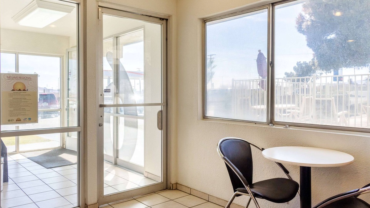 Mojave Hotel | Motel 6 Mojave, CA