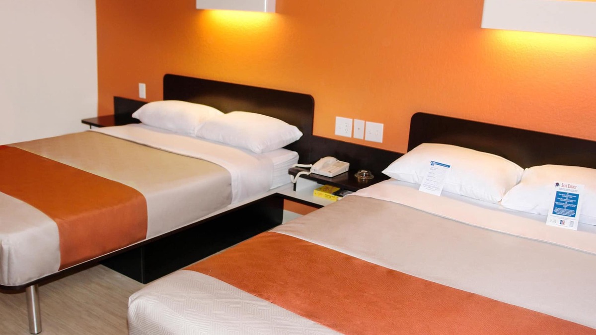 South Oklahoma City Hotel | Motel 6 Oklahoma City, OK - Airport East