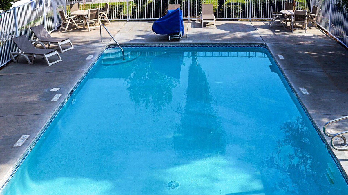 Porterville Hotel | Motel 6 Porterville, CA