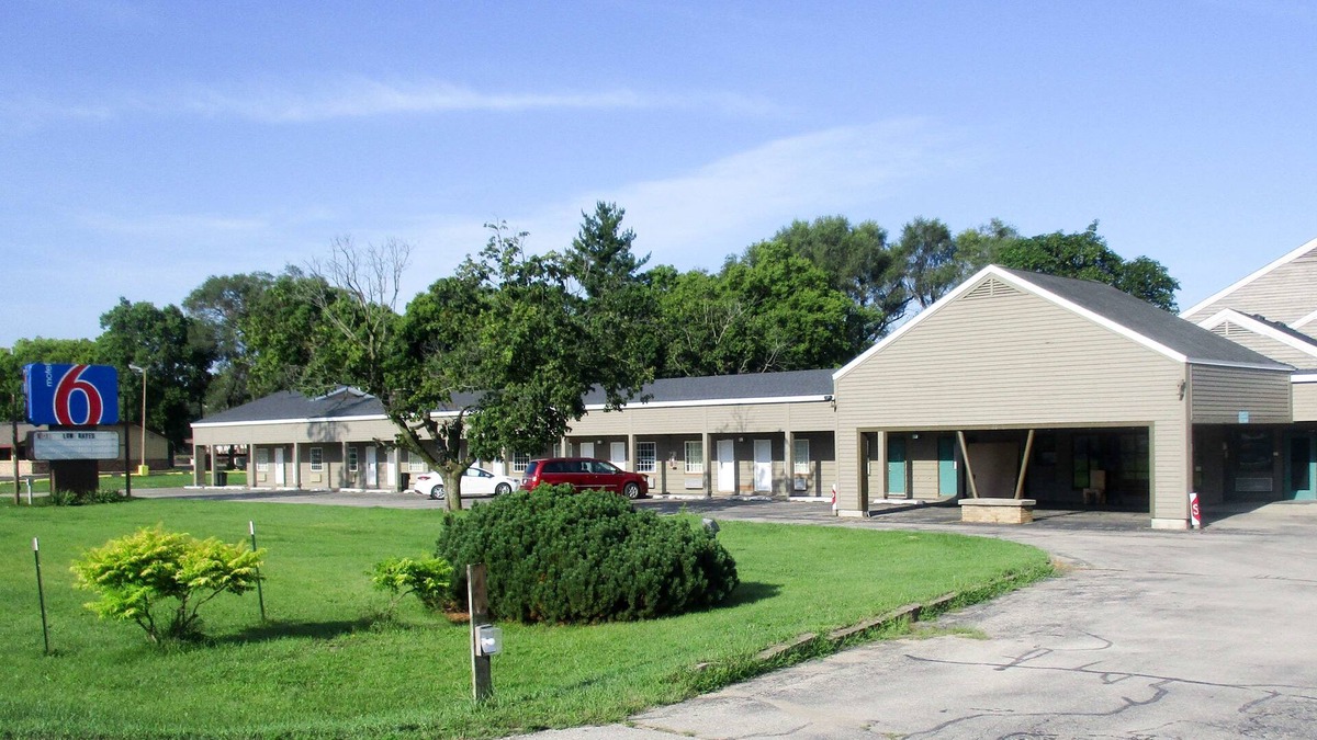 Prairie Du Chien Hotel | Motel 6 Prairie Du Chien, WI