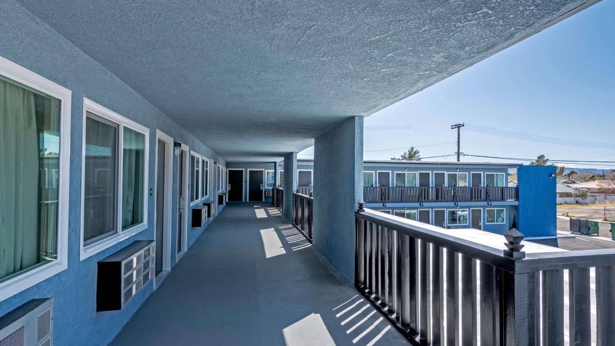 Ridgecrest Hotel | Motel 6 Ridgecrest, CA - China Lake