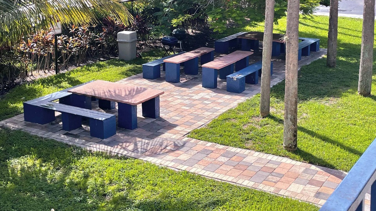 Riviera Beach Hotel | Motel 6 Riviera Beach, FL
