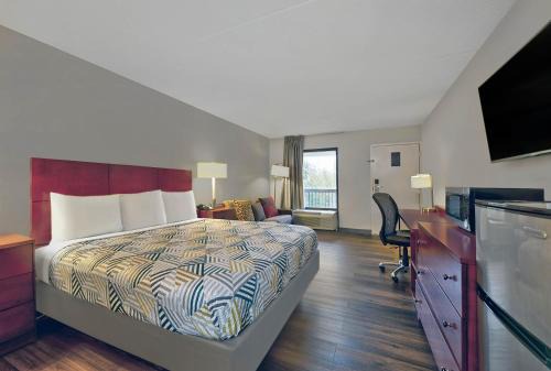 Scottsboro Hotel | Motel 6 Scottsboro, AL Hwy 72