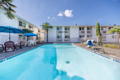 SeaTac Hotel | Motel 6-Seattle, WA - Sea-Tac Airport South