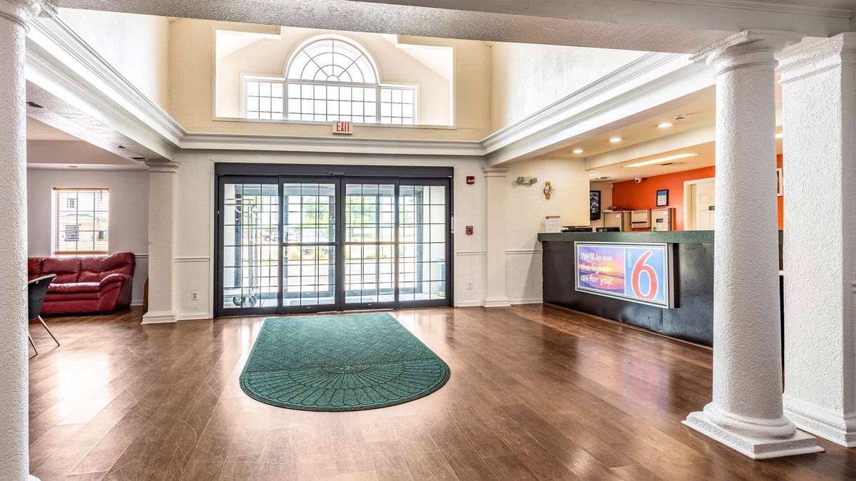 Shreveport Hotel | Motel 6 Shreveport, LA