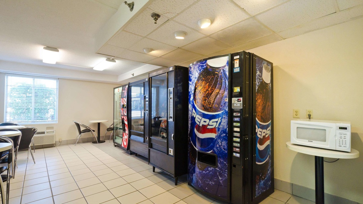 Springfield Hotel | Motel 6 Springfield, VA - Washington DC Southwest
