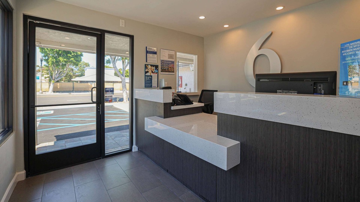 Tustin Hotel | Motel 6 Tustin, CA – Orange County