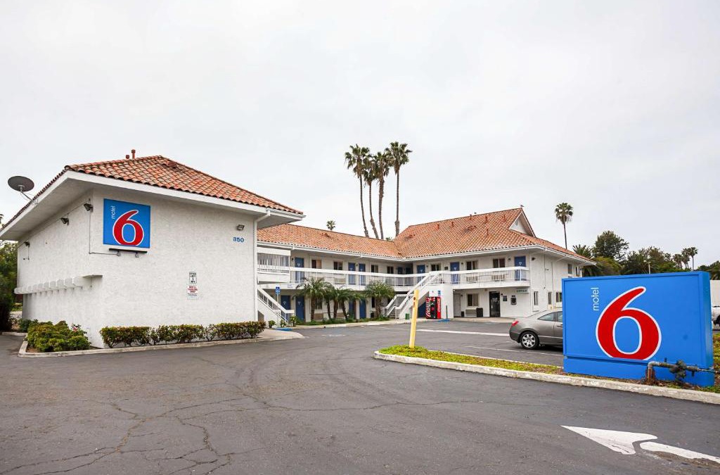 Ventura Hotel | Motel 6-Ventura, CA - Downtown