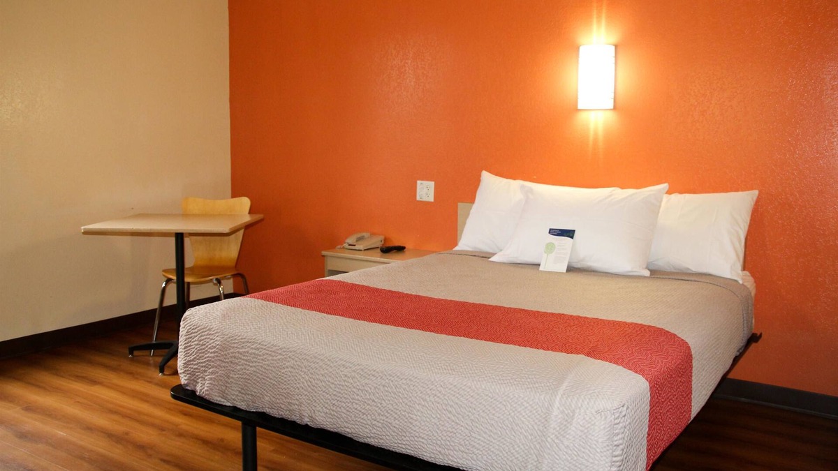 Warwick Hotel | Motel 6 Warwick, RI - Providence Airport - I-95