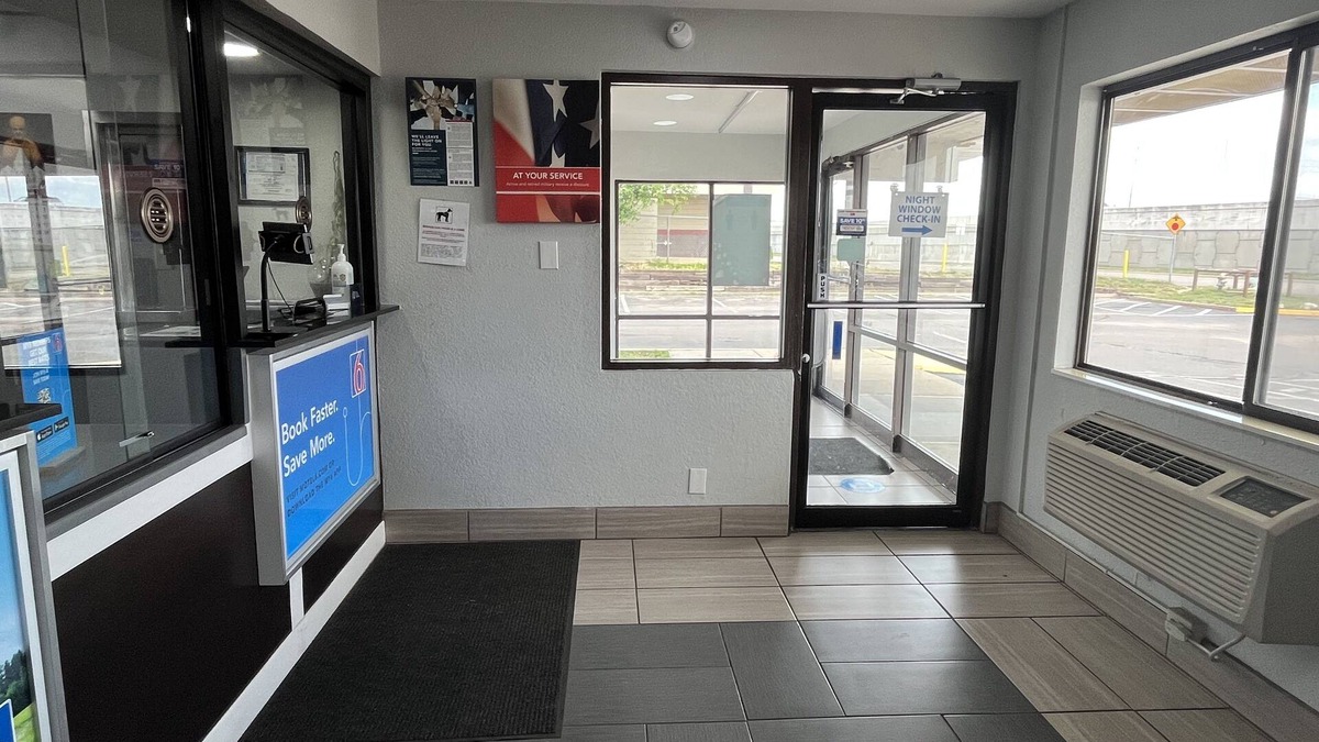 Wichita Hotel | Motel 6 Wichita, KS