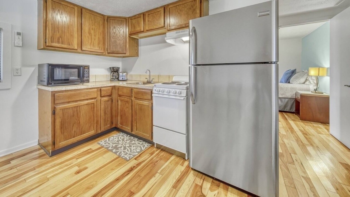 Fennville Apartment | Motel Apartment D