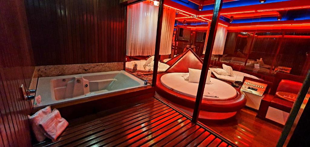 Santa Amelia Hotel | Motel Fantasy 5