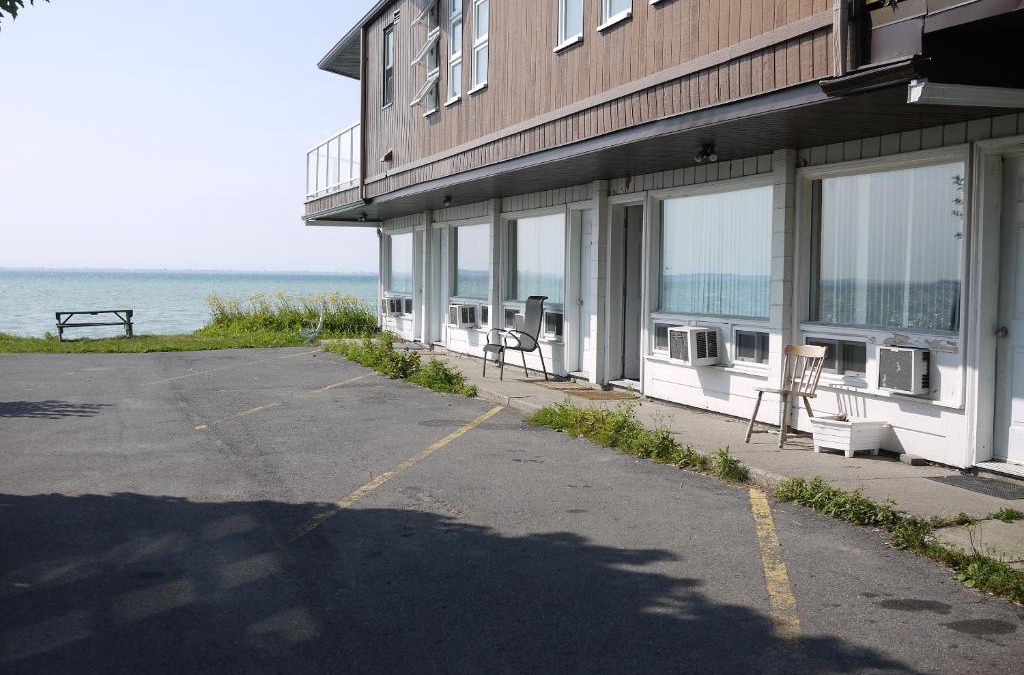 Saint-Zotique Hotel | Motel Rive Du Lac