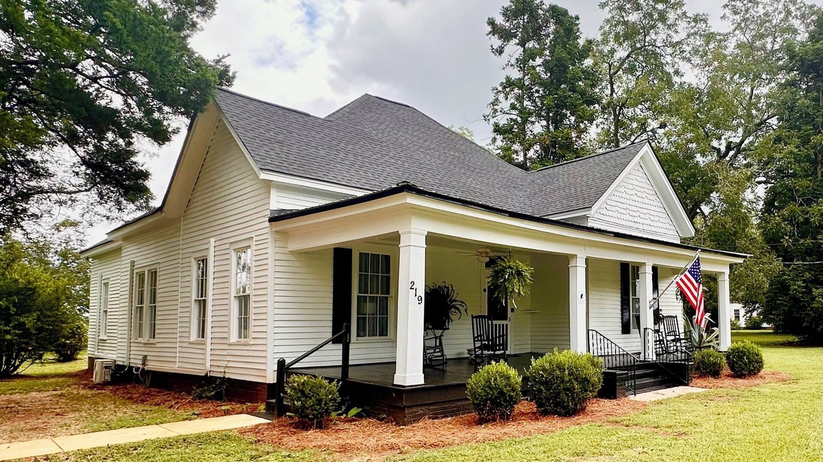 Plains House | Mother Allie's House - Childhood home of Rosalynn Carter/newly renovated/firepit